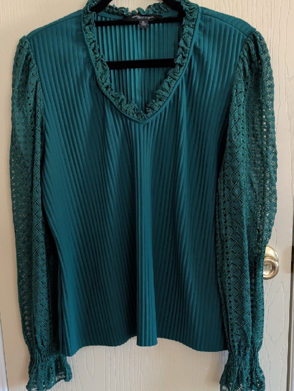Marc New York Women’s Green V-Neck Ribbed Blouse Pleated Lace Sleeve Top - XL